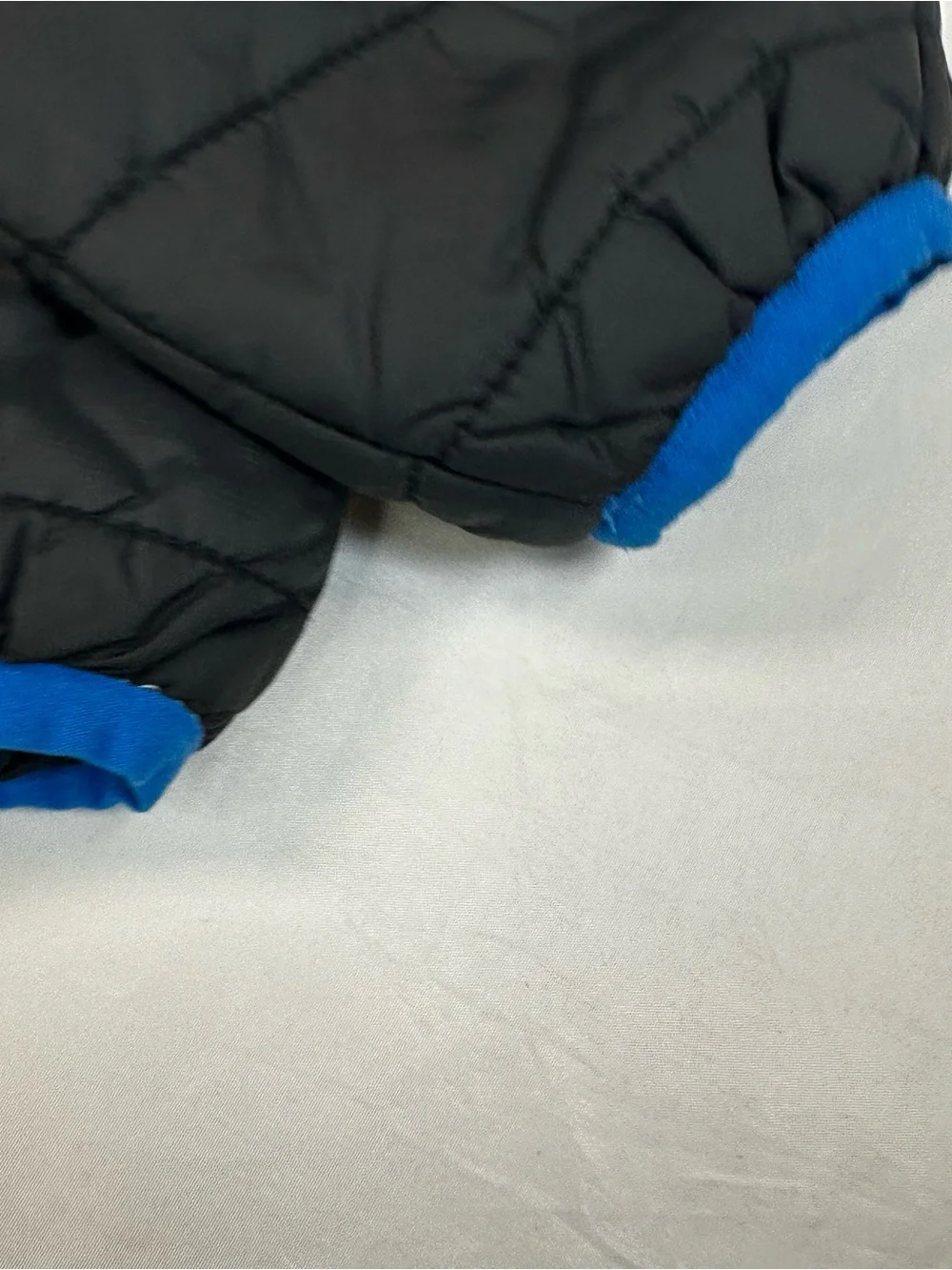 Cabela's Black Kids Puffer Jacket with Bright Blue Trim size XS